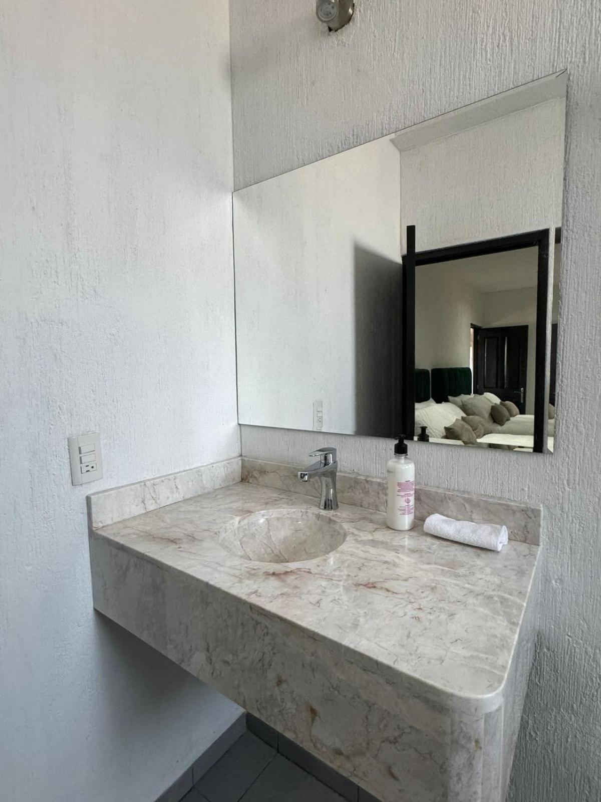 Suite Los Angeles Текосаутла Экстерьер фото